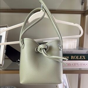 Elegant Green Shoulder Bag